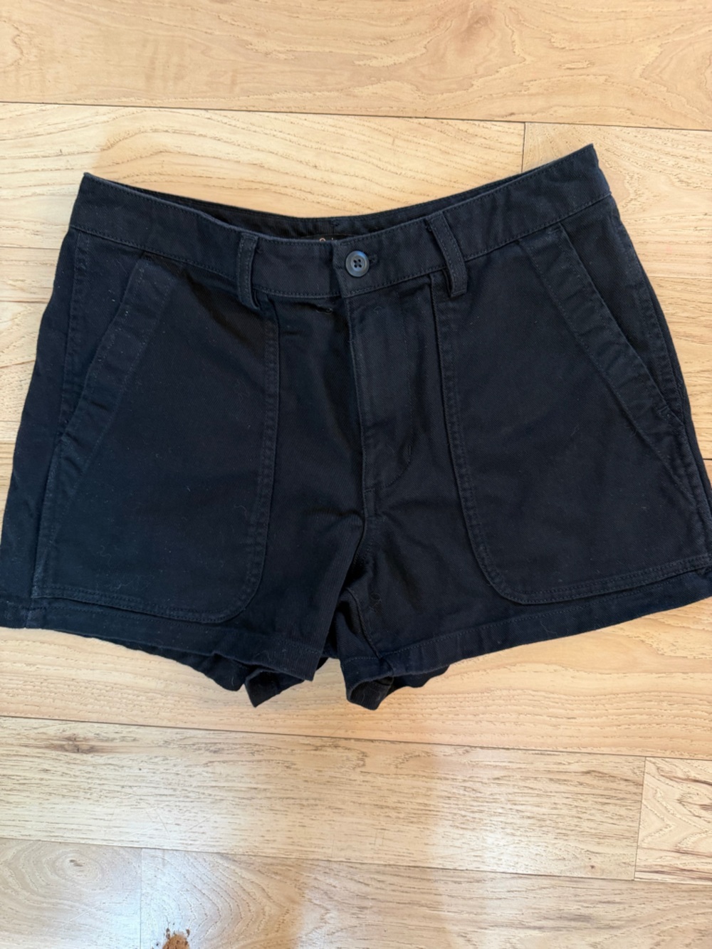 Quince size 8 shorts